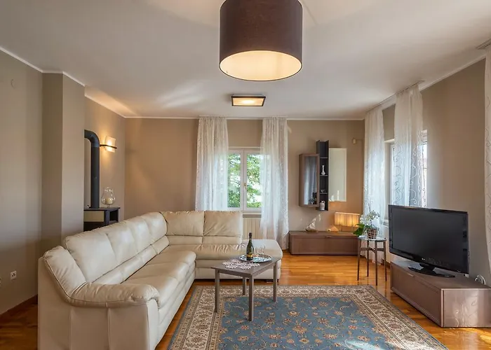 Majoran Διαμέρισμα *